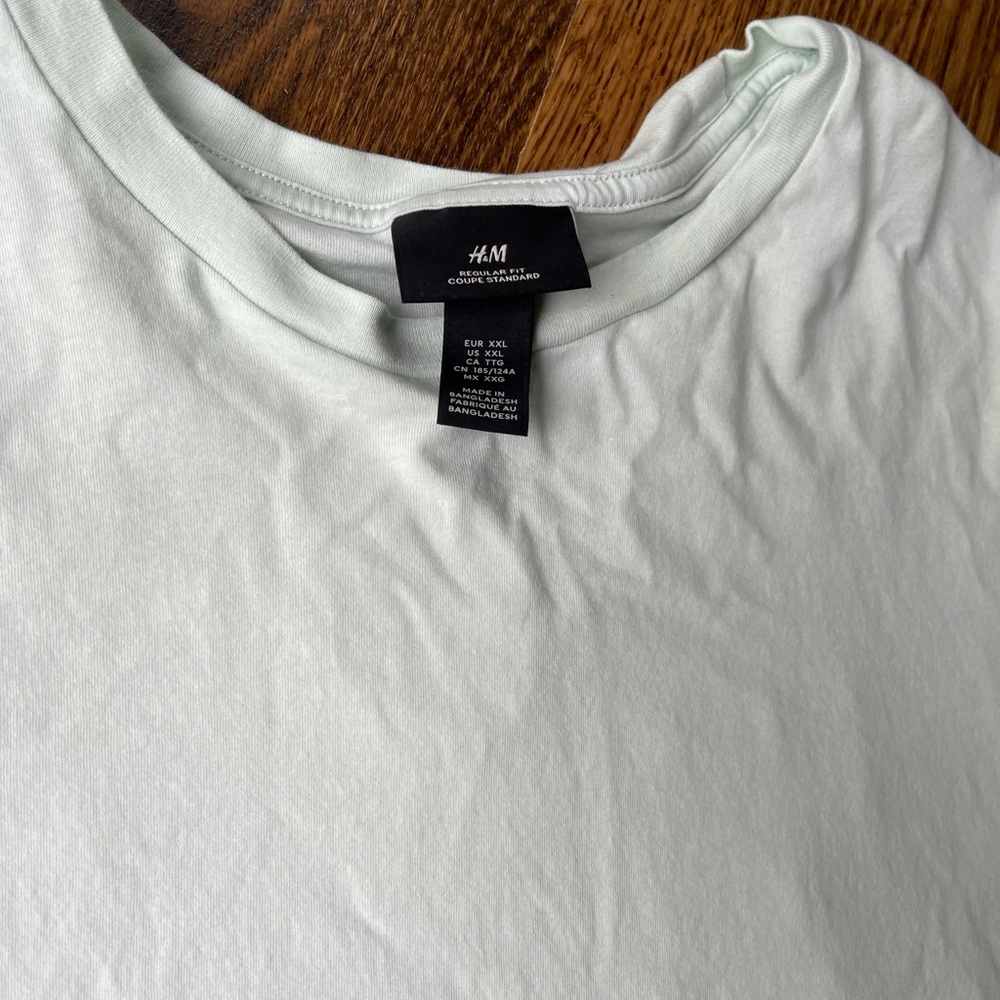 H & M tee - Picture 6 of 7